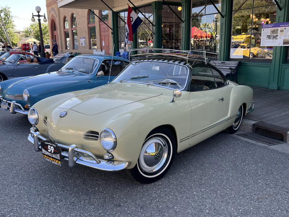 Karmann Ghia pair in full display