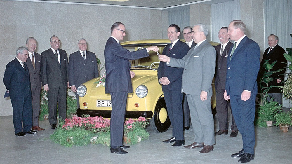 The first deliveries took place of Volkswagen's Type 147 Kleinlieferwagen on 9 March 1965