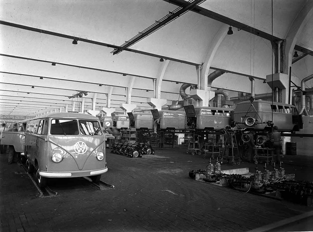 Early Transporters, aka 'Barn door', due to the large engine door, and no rear hatch door