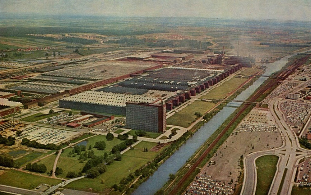 The mighty Volkswagenwerk Wolfsburg in 1961