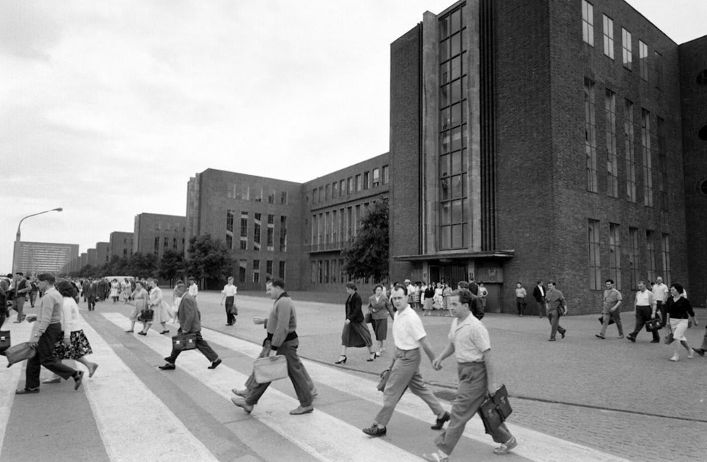 Volkswagen factory employees at the end of their shift cross S&uuml;dstrasse
