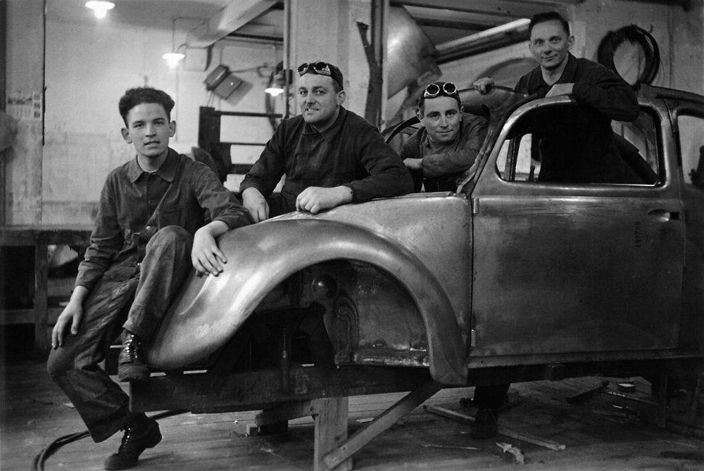 The 
        first final shape Kdf Wagens body were hand-produced at Reutter Stuttgart