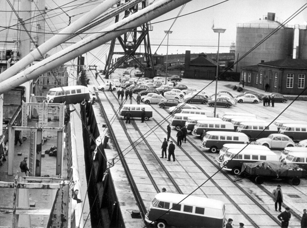The 
        Norwegian freighter 'Jarabella' is loaded with Volkswagens
