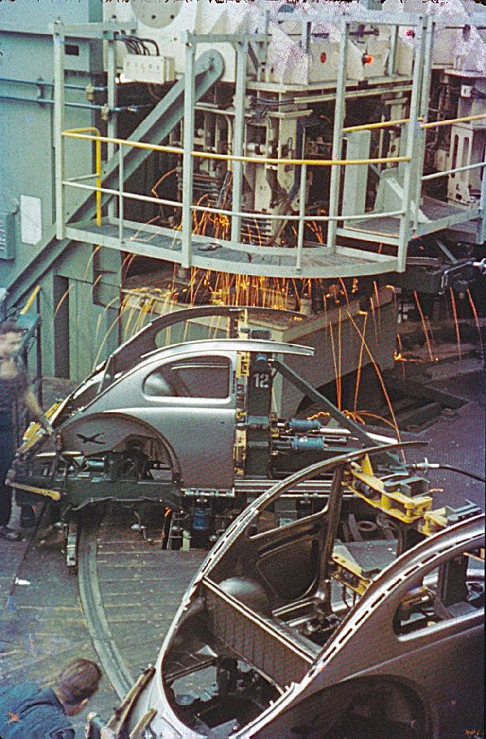 A 
        welding carousel at VW-Werk Wolfsburg